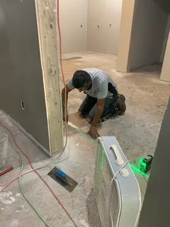Dan, professional flooring installer